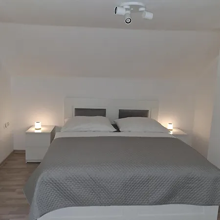 Grosszuegige 100 M2 Mit Terrasse * Linz