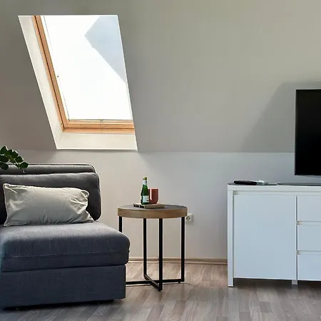 Grosszuegige 100 M2 Mit Terrasse Daire *